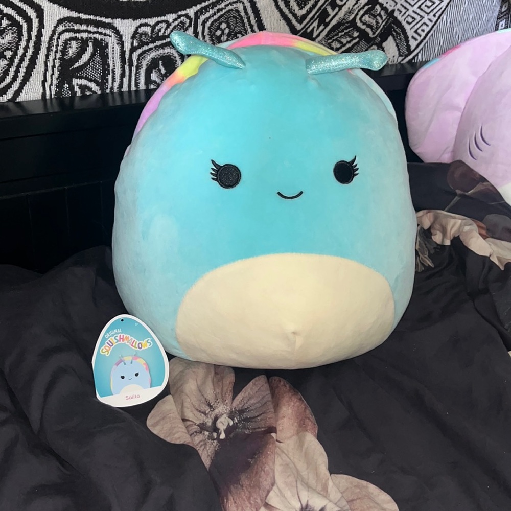 BNWT Salita the snail Squishmallow